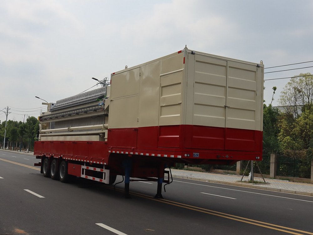 HLW9400XWC型污水处理半挂车