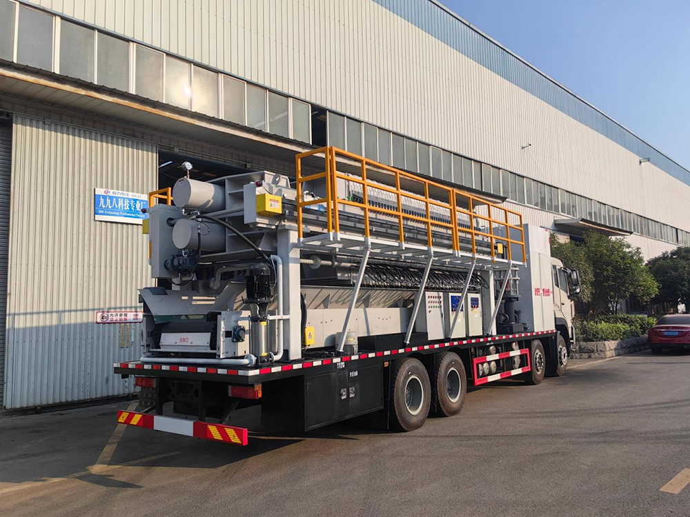 宝旭龙卡牌41吨污泥处理车