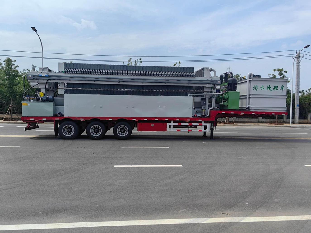 CLW9400XWCAJJ型污水处理半挂车