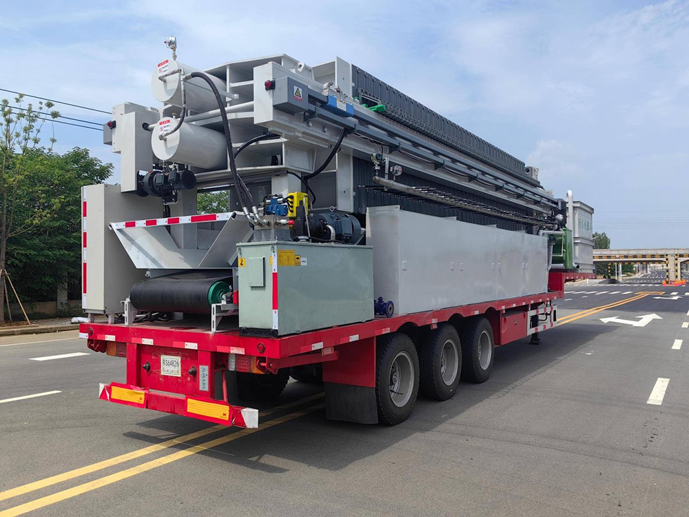 CLW9400XWCAJJ型污水处理半挂车